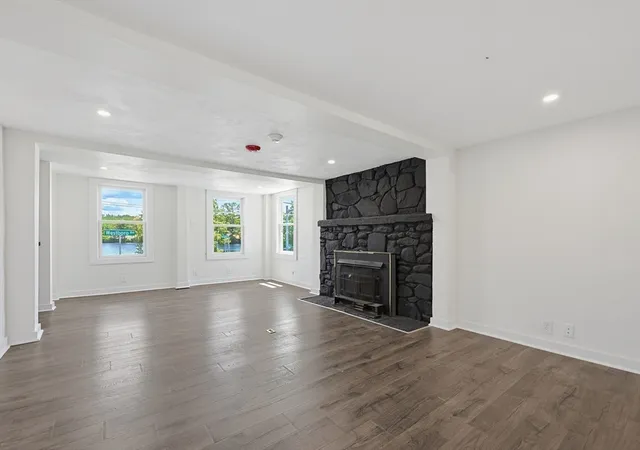 4th image of 130 High St, Upton, MA 01568 | MLS# 73400838