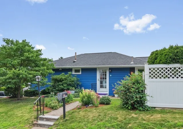 Photo 2 of Sale Pending at 39 Smart St, Waltham, MA 02451 | MLS# 73562395 | Listing updated on 2026-09-10