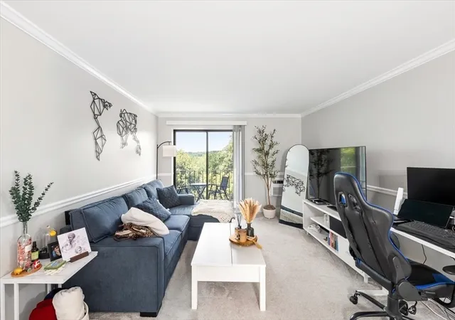 2nd image of 1321 Worcester Road #505, Framingham, MA 01701 | MLS# 73555941
