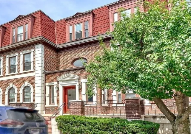 Listing Photo 5 - Condo for sale in building located at 12 Bellvista Rd, Boston, MA 02135 - Unit #1