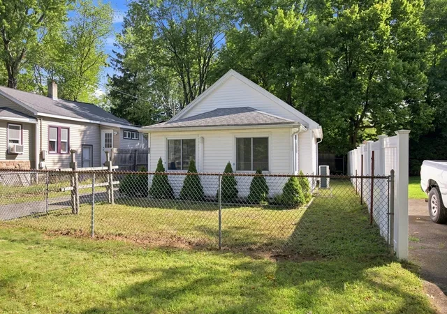 Photo 2 of Single family home for sale at 15 Alice St, Springfield, MA 01109 | MLS# 73569124 | Listing updated on 2026-09-13