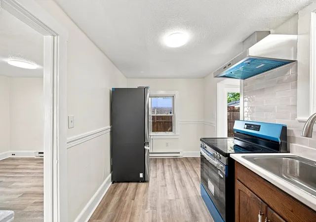 Photo 3 of Single family home for sale at 15 Alice St, Springfield, MA 01109 | MLS# 73569124 | Listing updated on 2026-09-13