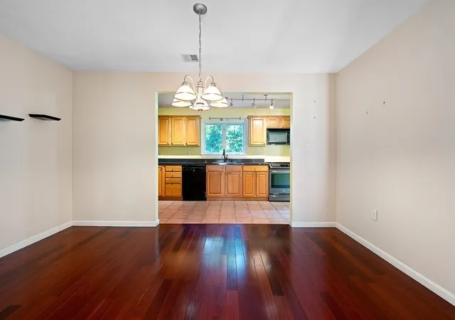 Photo 4 of Sale Pending at 14 Mount Vernon St #A, Worcester, MA 01605 | MLS# 73547398 | Listing updated on 2026-09-10