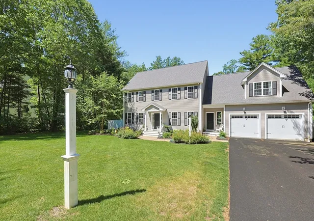 Homes for sale in Wrentham, MA | 15 Oakhill Ave, Wrentham, MA 02093 | MLS# 73536316