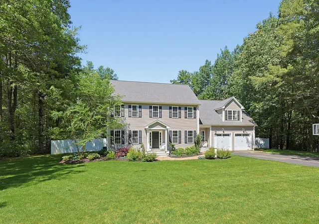 Homes for sale in Wrentham, MA | 15 Oakhill Ave, Wrentham, MA 02093 | MLS# 73536316