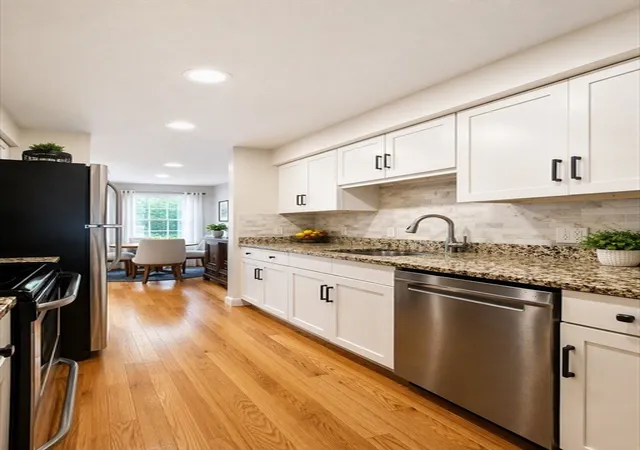 Listing Photo 4 - Condo for sale in building located at 1559 Bay St, Taunton, MA 02780 - Unit #50