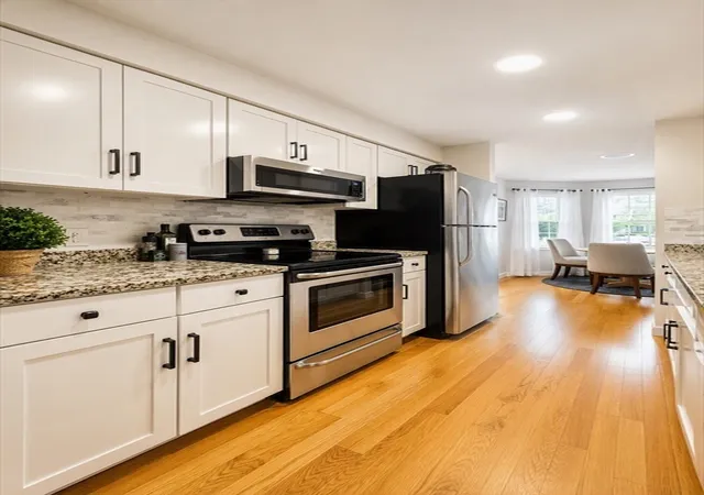 Listing Photo 5 - Condo for sale in building located at 1559 Bay St, Taunton, MA 02780 - Unit #50