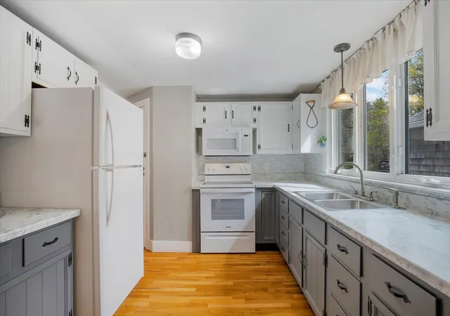 5th image of 61 Old Phinneys Ln, Barnstable, MA 02630 | MLS# 73507888