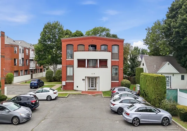 Listing Photo 4 - Condo for sale in building located at 11 Margin St, Lynn, MA 01905 - Unit #6
