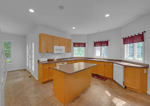 Homes for sale in Charlton, MA | 16 Lindsey Ln, Charlton, MA 01507 | MLS# 73529462