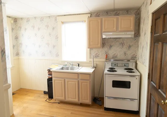 5th image of 204 Main Street, Melrose, MA 02176 | MLS# 73547157