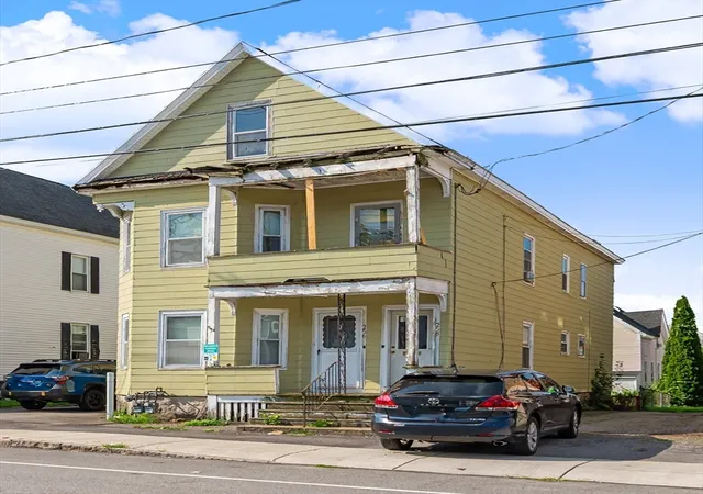 42nd image of 256 University Ave, Lowell, MA 01854 | MLS# 73564341