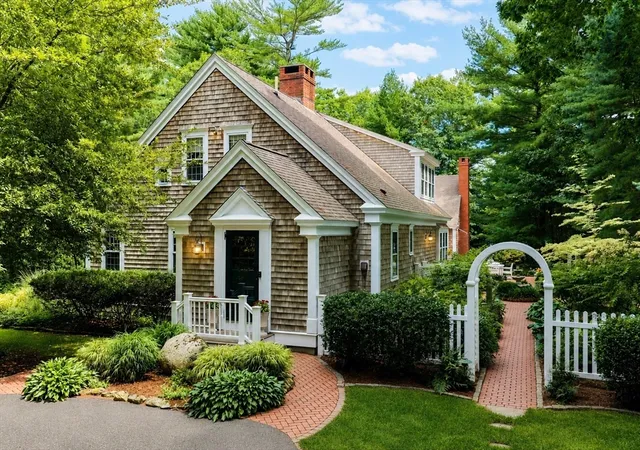 image of 5 Elders Pond Dr, Lakeville, MA 02347 | MLS# 73559563