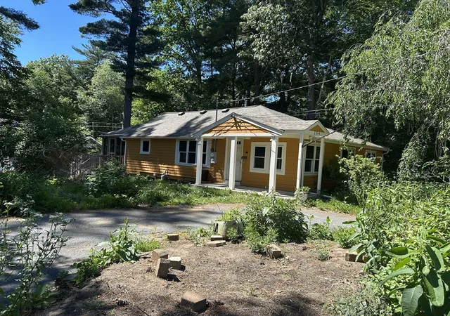 1st image of 154 Lingan Street, Halifax, MA 02338 | MLS# 73535726