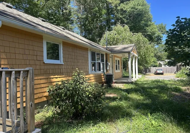 4th image of 154 Lingan Street, Halifax, MA 02338 | MLS# 73535726