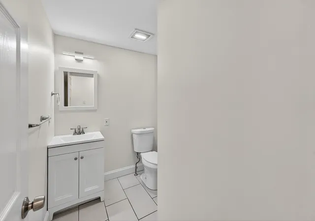 Homes for sale in Providence, RI | 31 Peach Ave, Providence, RI 02906 | MLS# 73453502