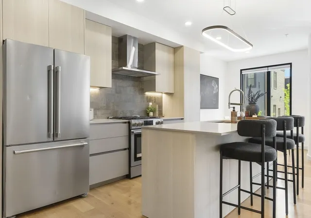 3rd image of 187-191 Condor St #5, East Boston, MA 02128 | MLS# 73531595