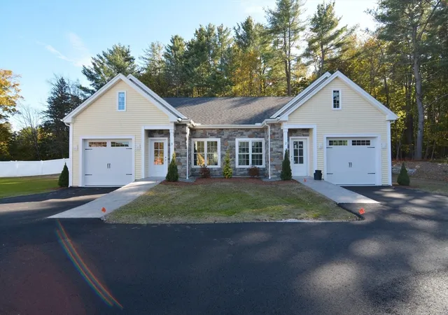 Homes for sale in Townsend, MA | 1 Depot St Ext, Townsend, MA 01469