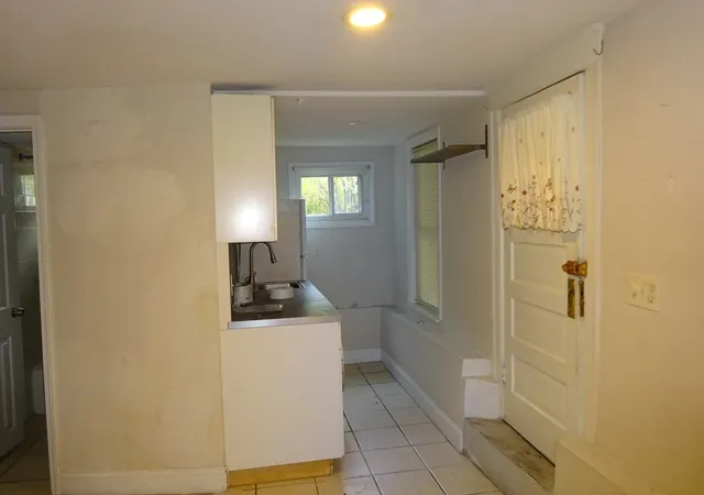 4th image of 73 S Quinsigamond Ave, Shrewsbury, MA 01545 | MLS# 73447631