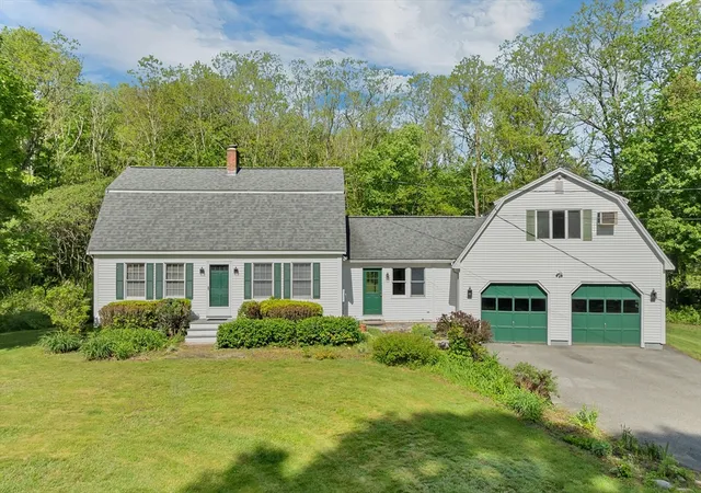 1st image of 1 Muddy Pond, Kensington, NH 03833 | MLS# 73545355