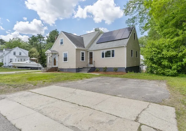Homes for sale in Bellingham, MA | 238 Lake St, Bellingham, MA 02019 | MLS# 73525934