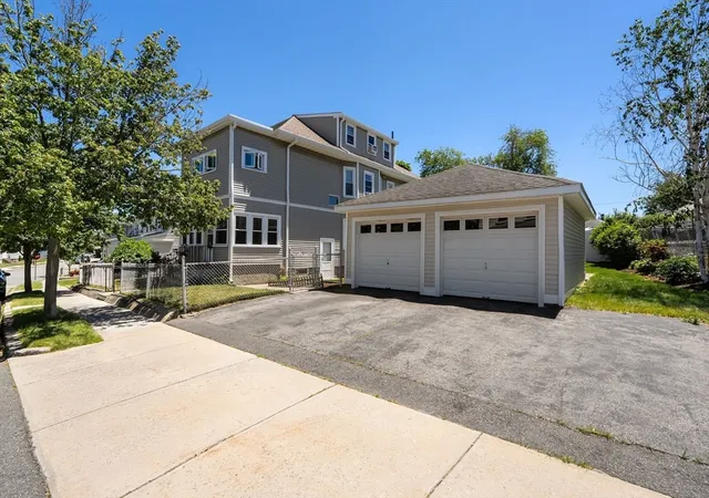 Listing Photo 4 - Condo for sale in building located at 15 Colby Rd, Quincy, MA 02171