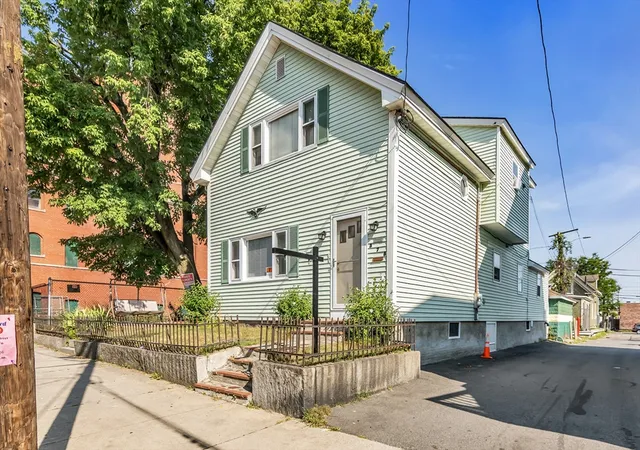 2nd image of 378 Haverhill St, Lawrence, MA 01840 | MLS# 73556368