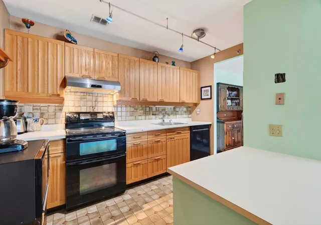 Photo 4 of Condo for sale at 1 Seal Harbor Rd #615, Winthrop, MA 02152 | MLS# 73561782 | Listing updated on 2026-10-09