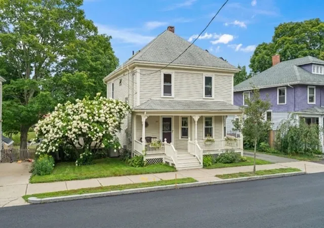 Photo 1 of Sale Pending at 165 E Lothrop St, Beverly, MA 01915 | MLS# 73565853 | Listing updated on 2026-10-17