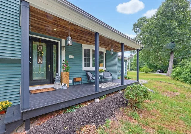 Photo 3 of Sale Pending at 25 Old Elmdale Rd, Uxbridge, MA 01569 | MLS# 73567727 | Listing updated on 2026-10-07