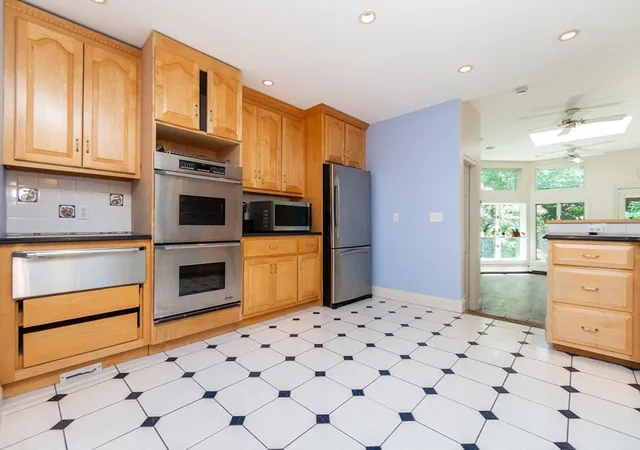 3rd image of 133 Concord Rd, Sudbury, MA 01776 | MLS# 73537954