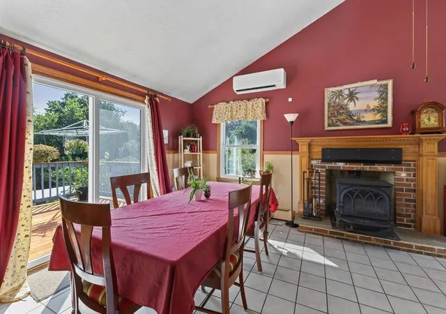Photo 4 of Single family home for sale at 515 Prospect St, West Boylston, MA 01583 | MLS# 73564493 | Listing updated on 2026-09-18