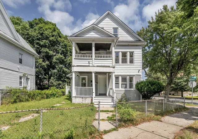 Listing Photo 4 - Condo for sale in building located at 32-34 Vermont St, Springfield, MA 01108