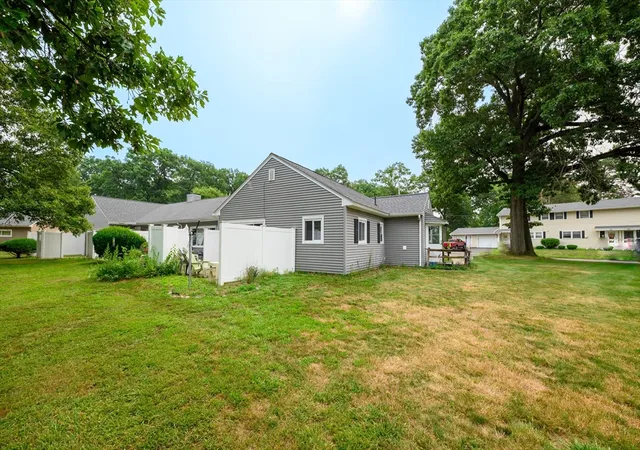 3rd image of 54 Meadowlark Ln #54, Chicopee, MA 01022 | MLS# 73551219