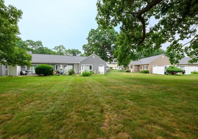4th image of 54 Meadowlark Ln #54, Chicopee, MA 01022 | MLS# 73551219