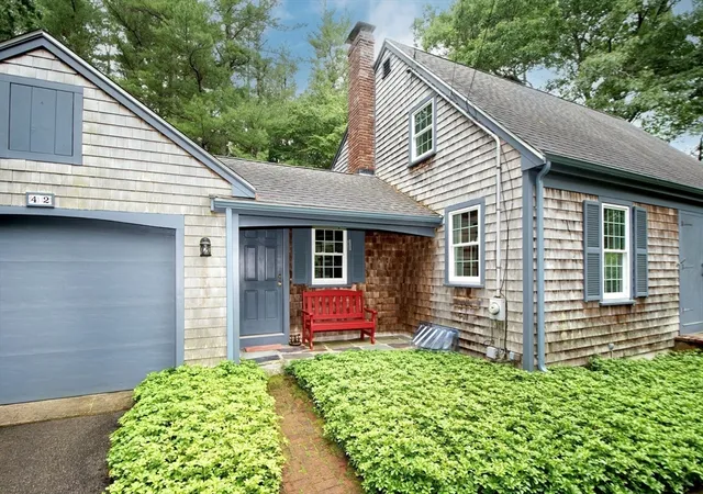 Homes for sale in Duxbury, MA | 42 Dana Court, Duxbury, MA 02332 | MLS# 73546609