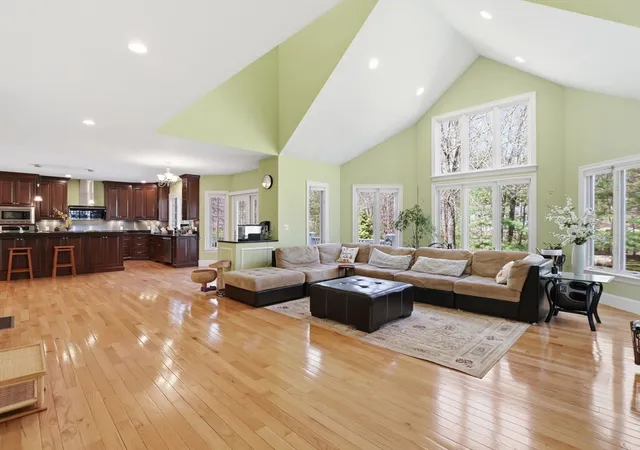 3rd image of 50 Yorkshire Rd, Dover, MA 02030 | MLS# 73516854