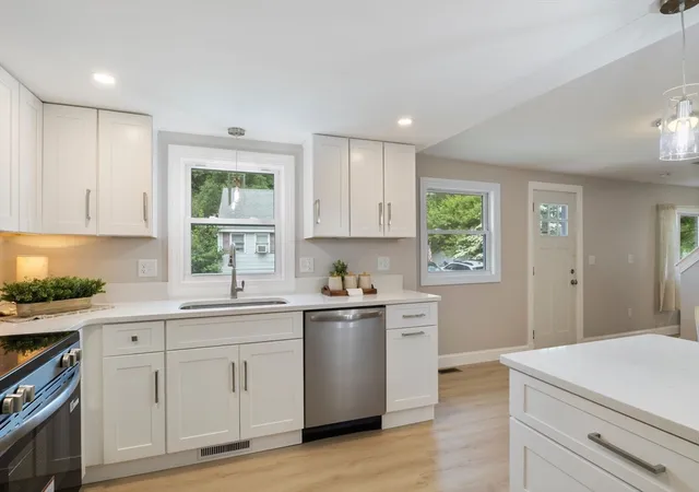 5th image of 3 Greystone Road, Merrimac, MA 01860 | MLS# 73535792