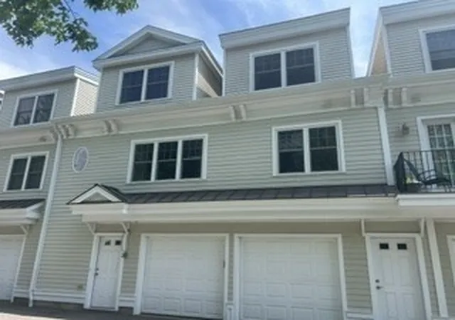 Homes for sale in Beverly, MA | 501 Cabot St, Beverly, MA 01915 | Houzeo