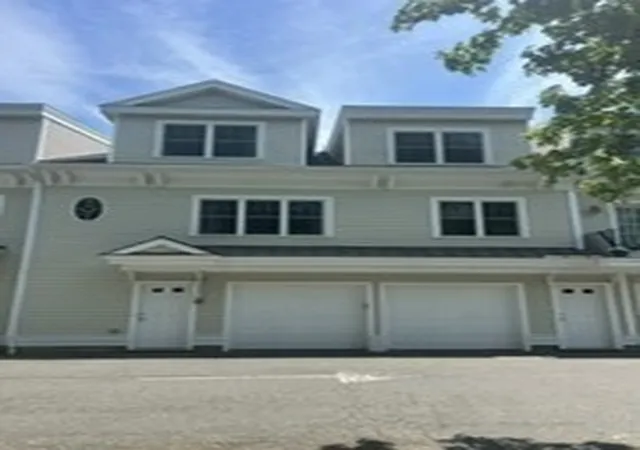 Homes for sale in Beverly, MA | 501 Cabot St #2, Beverly, MA 01915 | MLS# 73522460