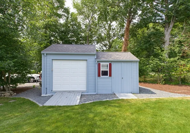 38th image of 110 Colonial Road, North Attleboro, MA 02760 | MLS# 73557107