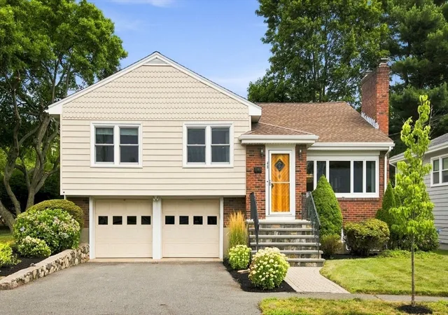 Photo 1 of Sale Pending at 48 Auburndale Rd, Marblehead, MA 01945 | MLS# 73565140 | Listing updated on 2026-08-31