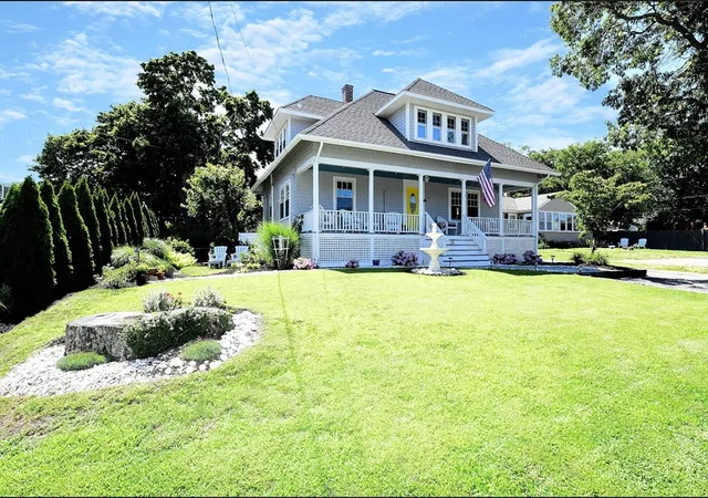 2nd image of 29 Lafayette Ave, Buzzards Bay, MA 02532 | MLS# 73550046