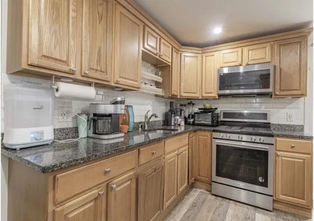 4th image of 20 Johnson Ct, Brockton, MA 02301 | MLS# 73437110