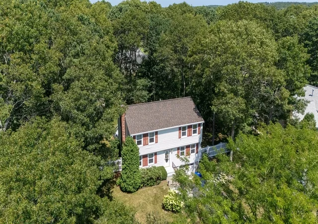 2nd image of 10 Pinehurst Dr, Buzzards Bay, MA 02532 | MLS# 73563215