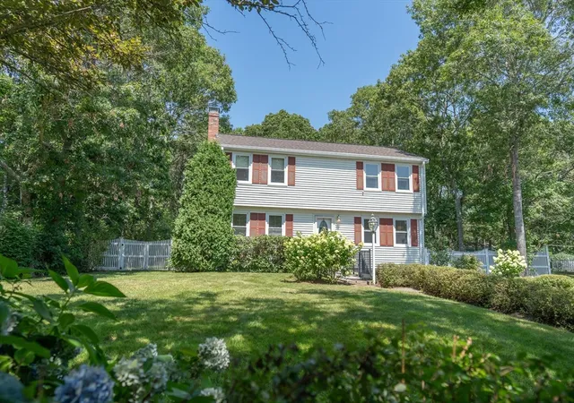 5th image of 10 Pinehurst Dr, Buzzards Bay, MA 02532 | MLS# 73563215