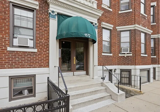 Listing Photo 4 - Condo for sale in building located at 1572 Commonwealth Ave, Boston, MA 02135 - Unit #6