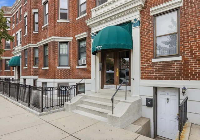 Listing Photo 5 - Condo for sale in building located at 1572 Commonwealth Ave, Boston, MA 02135 - Unit #6