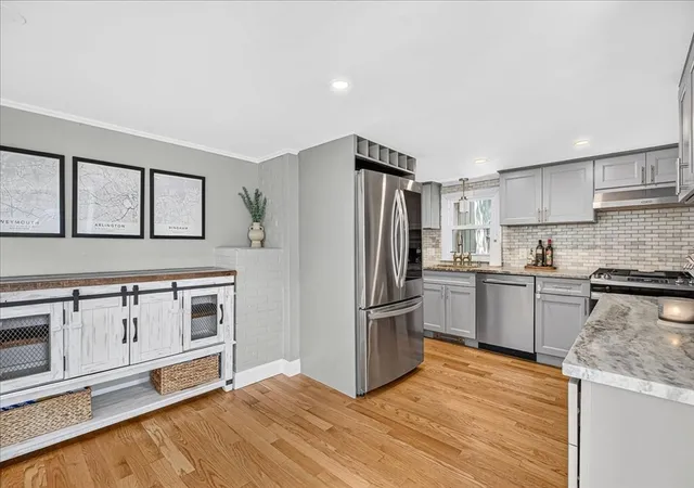 5th image of 72 Bonnie Brier Cir, Hingham, MA 02043 | MLS# 73558713