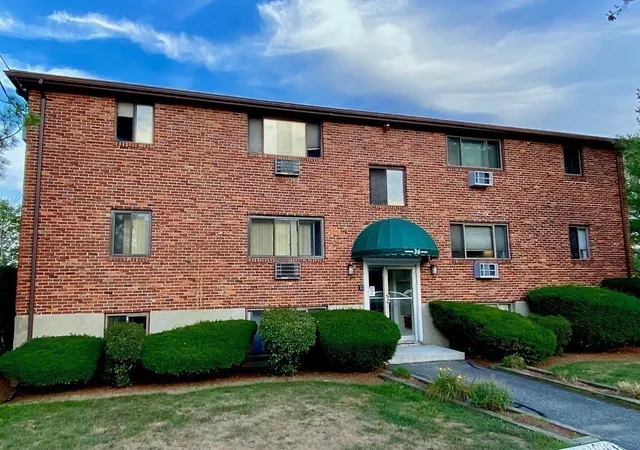 Photo 3 of Condo for sale at 36 Bayview Ter #4, Danvers, MA 01923 | MLS# 73563275 | Listing updated on 2026-09-12